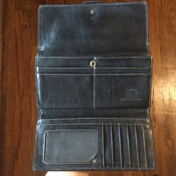 Stylish Black Genuine Leather Good Cond Wallet - Picture 2 of 5